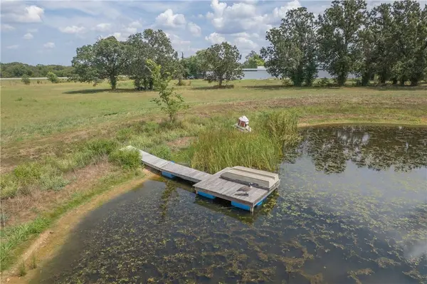8708 Farm Road 2140, Cassville, MO 65625