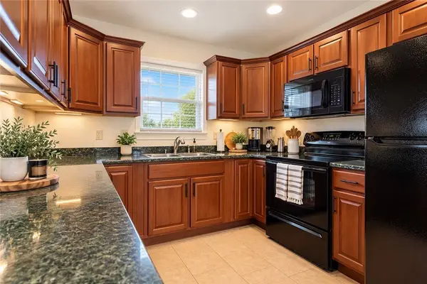 8861 Farm Road 2212, Cassville, MO 65625