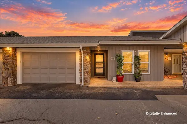 33 Davis Cir, Bella Vista, AR 72715