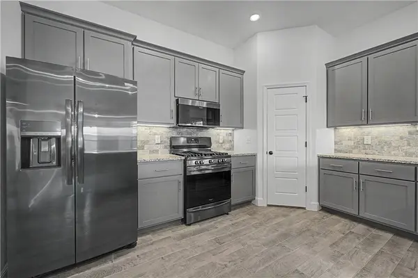 424 NW 59th Ave, Bentonville, AR 72713
