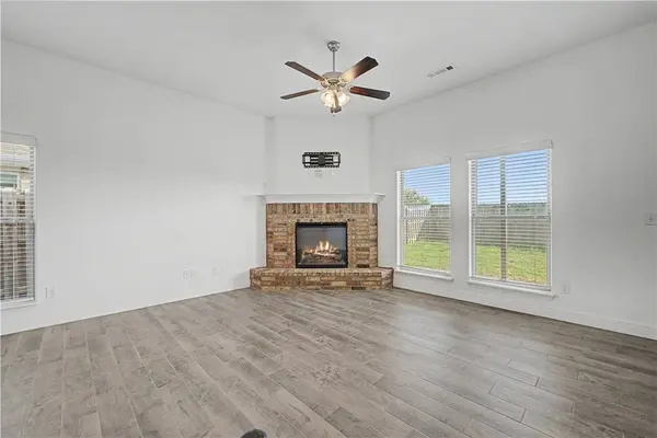 424 NW 59th Ave, Bentonville, AR 72713