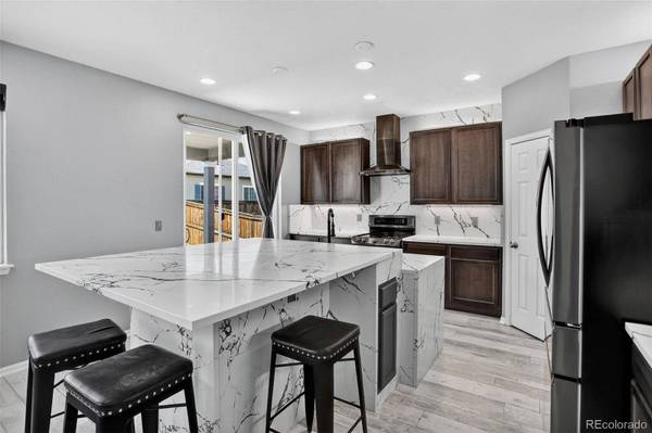 121 S Jackson Gap WAY, Aurora, CO 80018