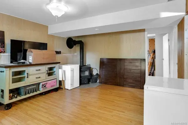 785 Parkview Dr, Nanaimo, BC V9R 5T9