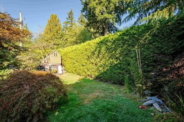 14603 101a AVE, Surrey, BC V3R 7E2