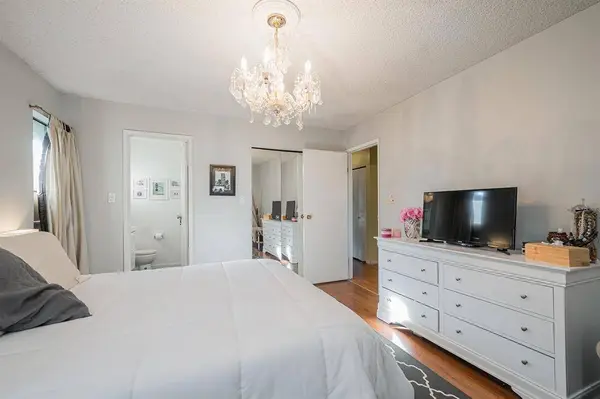 14603 101a AVE, Surrey, BC V3R 7E2