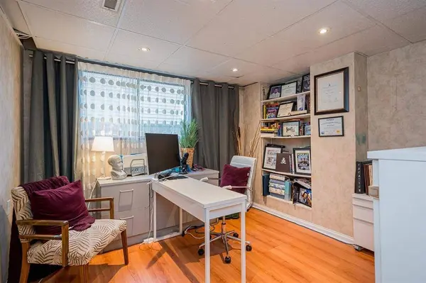 14603 101a AVE, Surrey, BC V3R 7E2