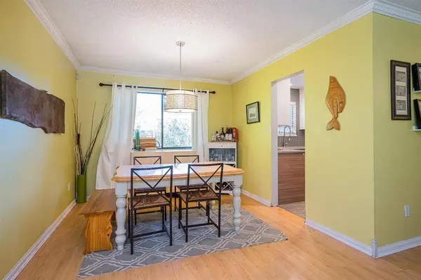 14603 101a AVE, Surrey, BC V3R 7E2