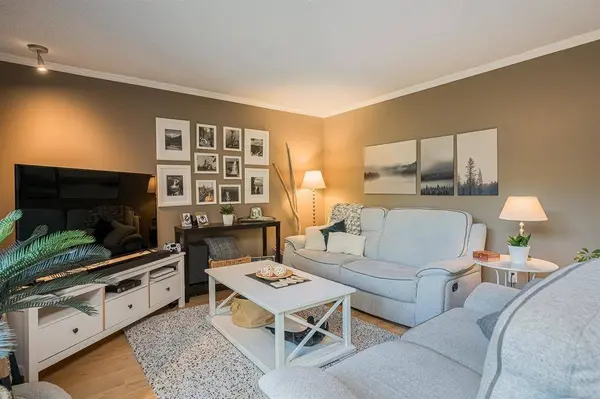 14603 101a AVE, Surrey, BC V3R 7E2