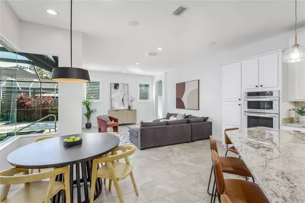 10626 TAVISTOCK DR, Tampa, FL 33626