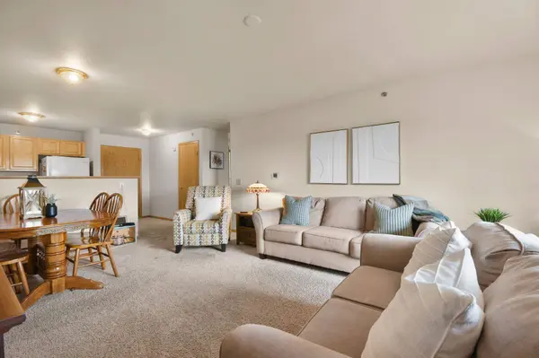 102 PRAIRIE HEIGHTS Drive #212, Verona, WI 53593