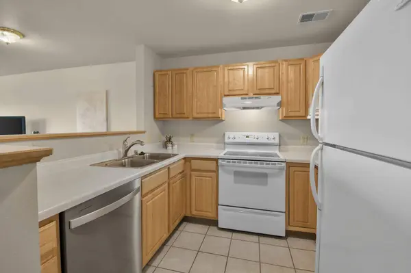 102 PRAIRIE HEIGHTS Drive #212, Verona, WI 53593