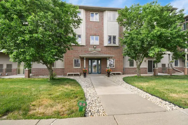 102 PRAIRIE HEIGHTS Drive #212, Verona, WI 53593