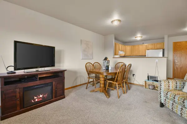 102 PRAIRIE HEIGHTS Drive #212, Verona, WI 53593