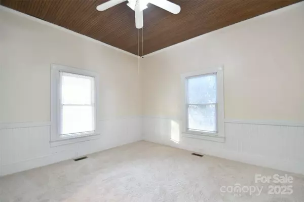 221 Fink AVE NW, Concord, NC 28025