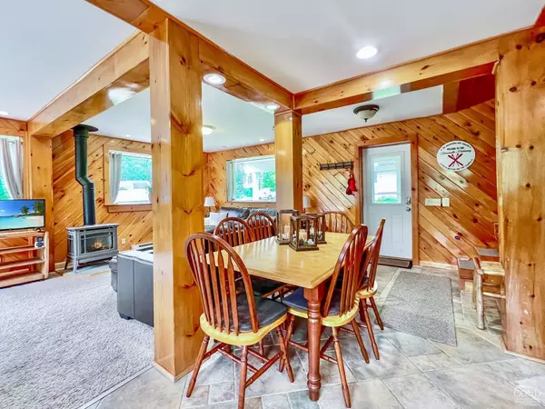 51 Grays LN, Tannersville, NY 12485