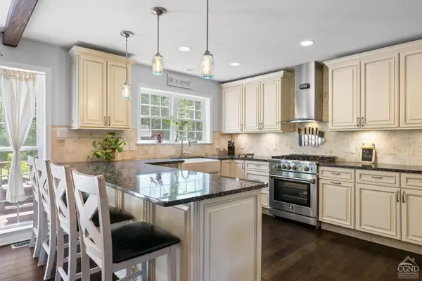 174 Grove School RD, Catskill, NY 12414