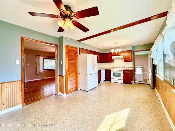 38 Grounds PL, Albany, NY 12205