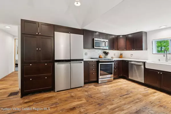 18 Rail Road AVE, Tannersville, NY 12485