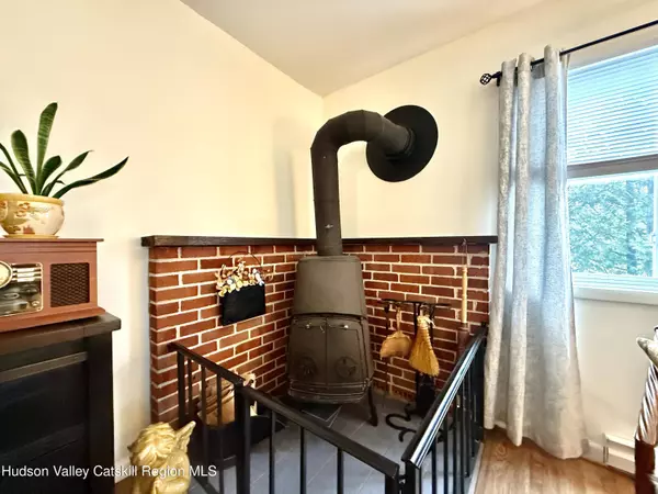 5472 Ny-23a, Tannersville, NY 12485