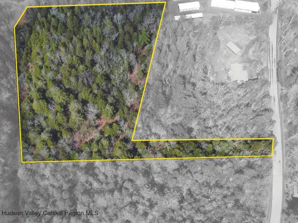 00 Clum Hill RD, Haines Falls, NY 12436