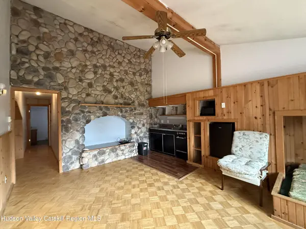 5759 Ny-23a, Tannersville, NY 12485