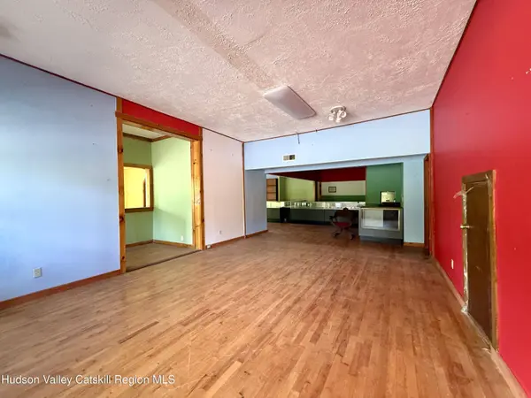 5085 New York 23a, Haines Falls, NY 12436