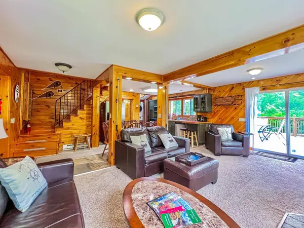 51 Grays LN, Tannersville, NY 12485