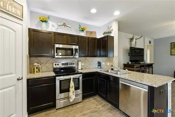 416 Cassandra DR, Hutto, TX 78634