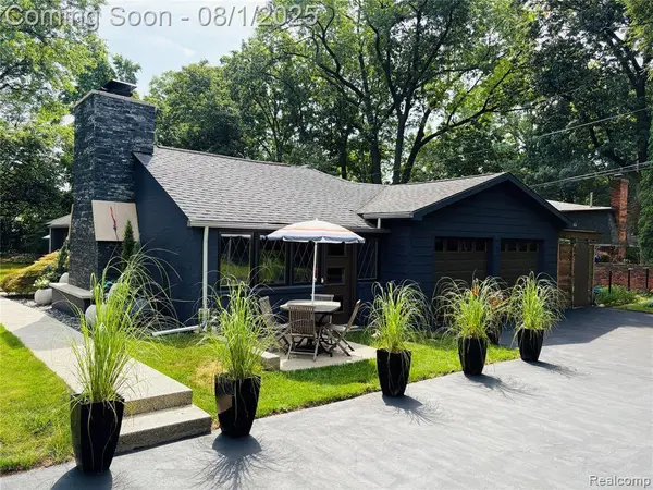 4115 Orchard Way, Bloomfield Hills, MI 48301
