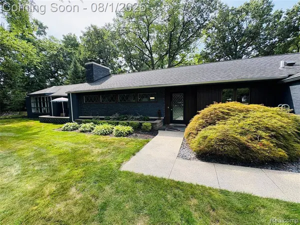 4115 Orchard Way, Bloomfield Hills, MI 48301