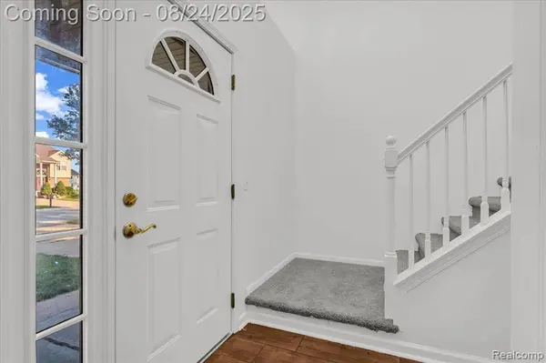 16534 Mary Grace Lane, Romulus, MI 48174