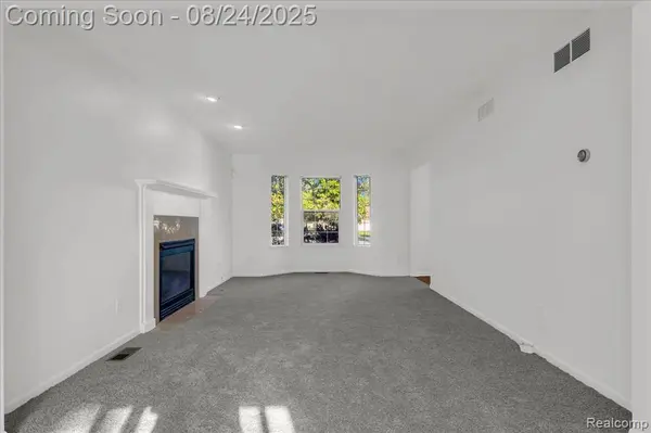 16534 Mary Grace Lane, Romulus, MI 48174