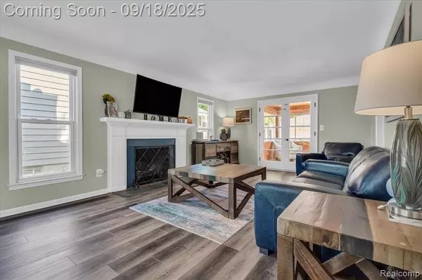 19 Maplefield Road, Pleasant Ridge, MI 48069