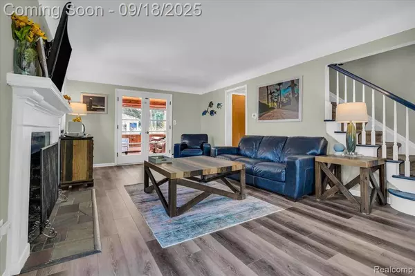 19 Maplefield Road, Pleasant Ridge, MI 48069