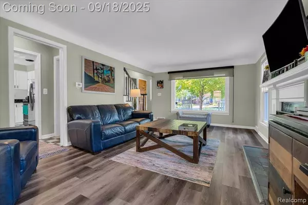 19 Maplefield Road, Pleasant Ridge, MI 48069