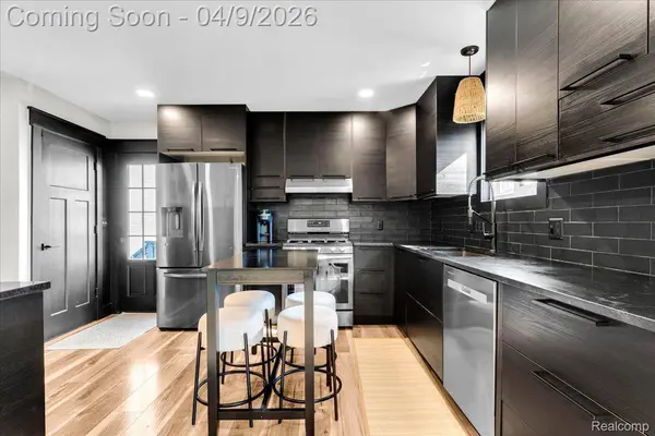 410 Stratford RD, Ferndale, MI 48220