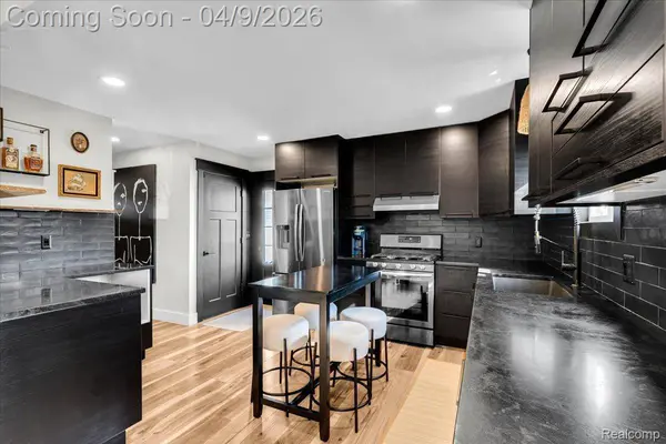 410 Stratford RD, Ferndale, MI 48220