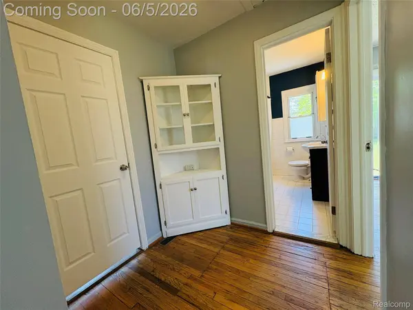 27305 Townley ST, Madison Heights, MI 48071