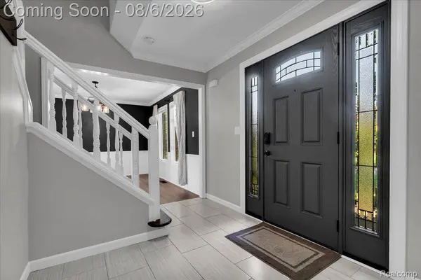 2765 Hunter Heights DR SW, West Bloomfield Charter Township, MI 48324