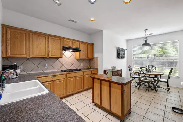 2009 Hanging Rock DR, Pflugerville, TX 78660