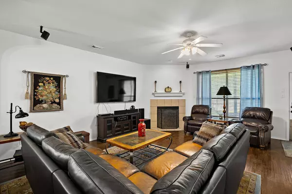 2009 Hanging Rock DR, Pflugerville, TX 78660