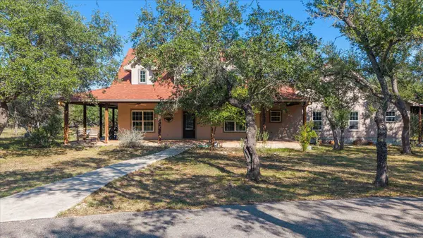 2471 Oak Run DR, Wimberley, TX 78676
