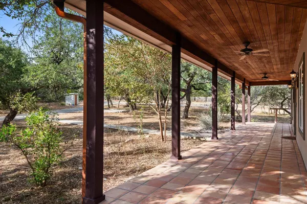 2471 Oak Run DR, Wimberley, TX 78676