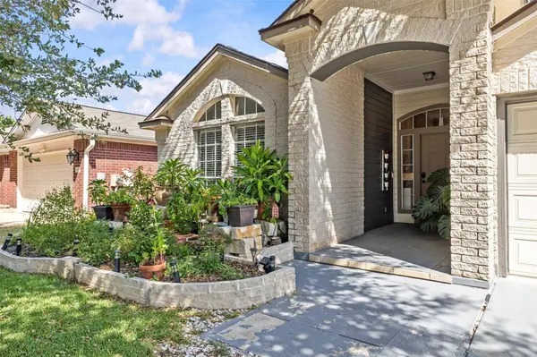 611 Settlement ST, Cedar Park, TX 78613