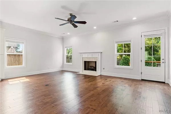 1407 Waterfall Pkwy, Tuscaloosa, AL 35406