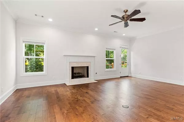 1407 Waterfall Pkwy, Tuscaloosa, AL 35406