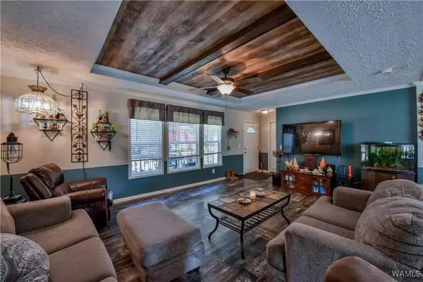 11657 Kirby Wyatt Rd, Moundville, AL 35474