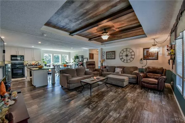 11657 Kirby Wyatt Rd, Moundville, AL 35474