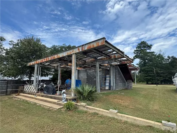 124 Clear Creek RD, Akron, AL 35441