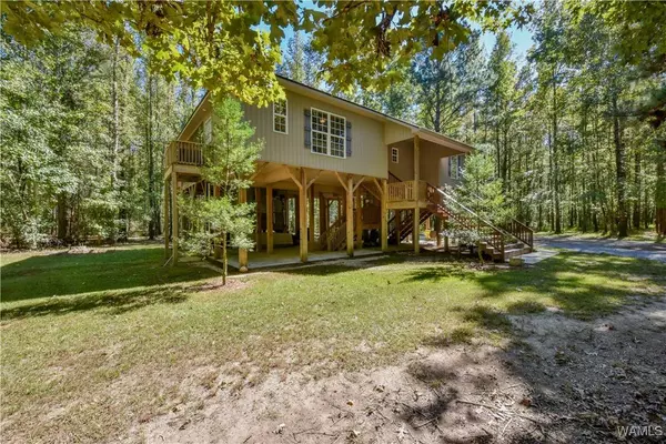 15986 Riverbend Ln, Moundville, AL 35474